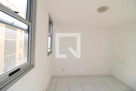 Quarto 1 de apartamento para alugar com 2 quartos, 48m² em Vila Natal, São Paulo