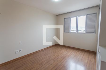 Suíte de apartamento para alugar com 4 quartos, 110m² em Sagrada Família, Belo Horizonte