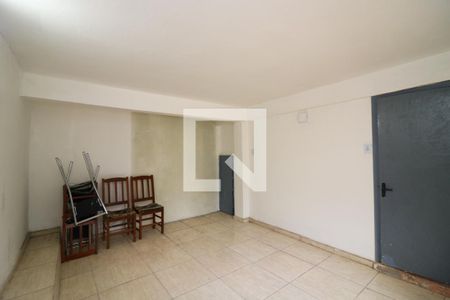 Quarto 1 de casa para alugar com 2 quartos, 50m² em Medianeira, Porto Alegre