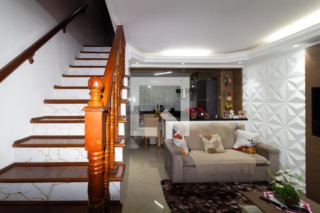 Casa à venda com 3 quartos, 100m² em Fazenda da Juta, São Paulo