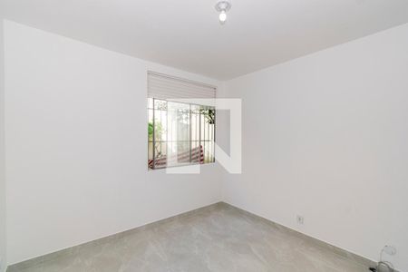 Sala de apartamento para alugar com 2 quartos, 50m² em Irajá, Rio de Janeiro