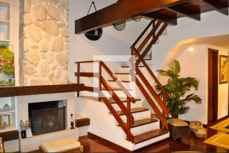 Sala  de casa de condomínio para alugar com 3 quartos, 188m² em Cristal, Porto Alegre