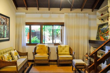 Sala  de casa de condomínio para alugar com 3 quartos, 188m² em Cristal, Porto Alegre