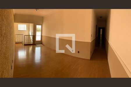 Sala de casa para alugar com 4 quartos, 408m² em Vila Ipiranga, Mogi das Cruzes