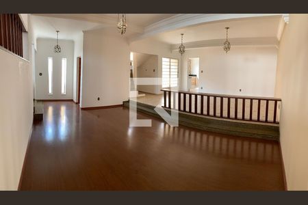 Sala de casa para alugar com 4 quartos, 408m² em Vila Ipiranga, Mogi das Cruzes