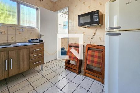 Cozinha de apartamento para alugar com 1 quarto, 78m² em Jardim Praiano, Guarujá