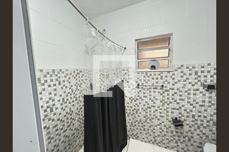 Banheiro de casa para alugar com 1 quarto, 60m² em Engenheiro Leal, Rio de Janeiro