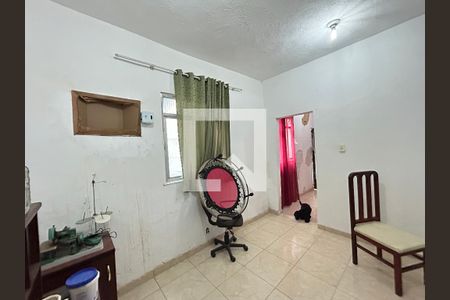 Quarto de casa para alugar com 1 quarto, 60m² em Engenheiro Leal, Rio de Janeiro