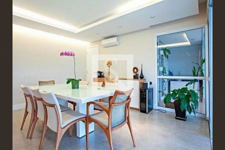Apartamento à venda com 3 quartos, 258m² em Vila Cordeiro, São Paulo