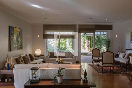 Casa para alugar com 4 quartos, 707m² em Pacaembu, São Paulo