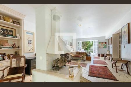 Casa à venda com 4 quartos, 700m² em Paineiras do Morumbi, São Paulo
