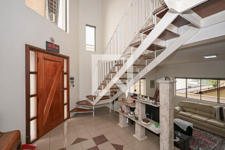 Hall de Entrada de casa à venda com 3 quartos, 320m² em Parque Monte Alegre, Taboão da Serra