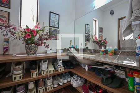 Lavabo/Banheiro de casa à venda com 3 quartos, 320m² em Parque Monte Alegre, Taboão da Serra