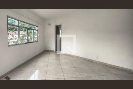 Sala de casa para alugar com 2 quartos, 60m² em São Sebastiao, Petrópolis