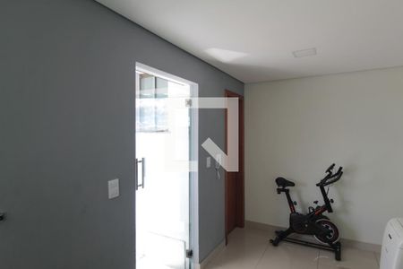 Sala de TV de apartamento à venda com 2 quartos, 100m² em Candelária, Belo Horizonte