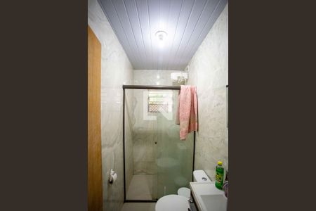 Banheiro da Suíte de casa à venda com 1 quarto, 650m² em Sete Praias, Diadema