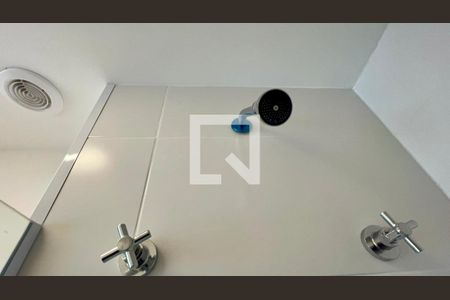 Banheiro de kitnet/studio para alugar com 1 quarto, 26m² em Pinheiros, São Paulo