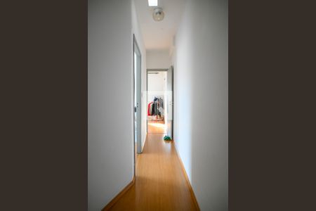 Corredor de casa à venda com 3 quartos, 100m² em Vila Moraes, São Paulo