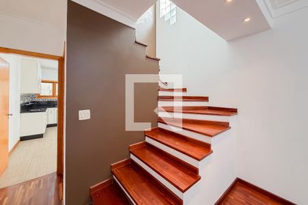 Escada de casa à venda com 3 quartos, 139m² em Vila Mariana, São Paulo
