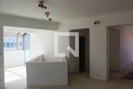 Corredor de apartamento para alugar com 3 quartos, 642m² em Santa Cecilia, São Paulo