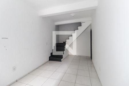 Sala de casa para alugar com 2 quartos, 97m² em Jardim Helena, São Paulo