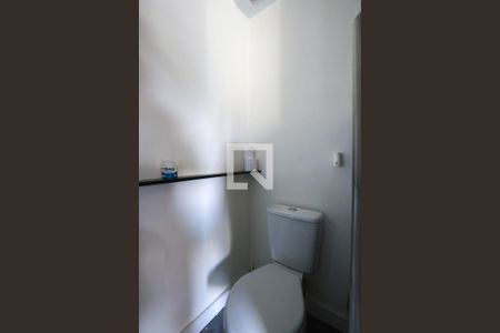 Lavabo de apartamento para alugar com 1 quarto, 67m² em Jardim Monte Kemel, São Paulo