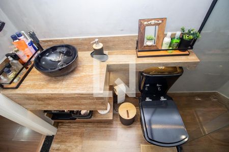 Banheiro da Suíte de casa de condomínio à venda com 3 quartos, 115m² em Cabral, Contagem