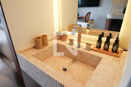 Banheiro de kitnet/studio à venda com 1 quarto, 22m² em Indianópolis, São Paulo