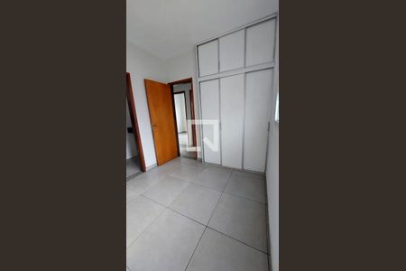 Banheiro de apartamento para alugar com 3 quartos, 70m² em Granada, Uberlândia