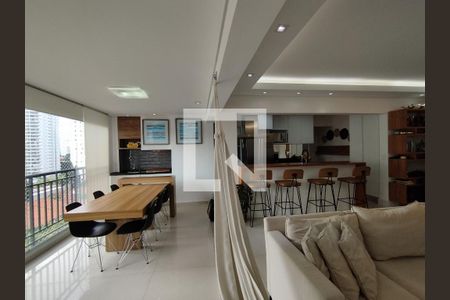 Sala  de apartamento à venda com 3 quartos, 113m² em Vila Gumercindo, São Paulo