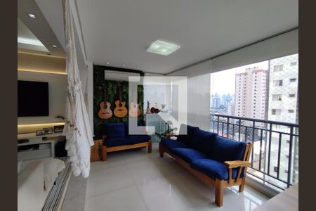 Sala  de apartamento à venda com 3 quartos, 113m² em Vila Gumercindo, São Paulo
