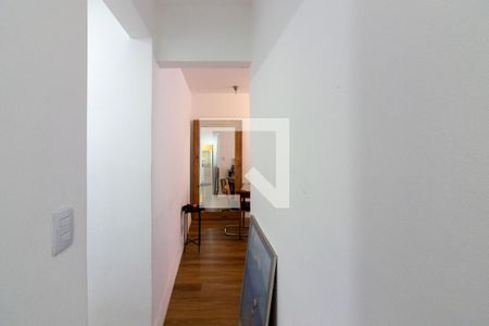 Corredor de apartamento para alugar com 2 quartos, 50m² em Indianópolis, São Paulo