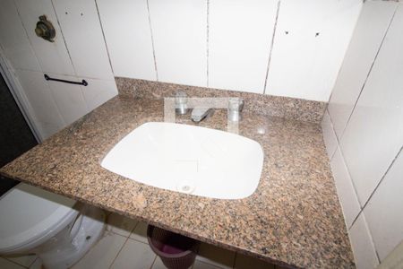 Banheiro de casa para alugar com 1 quarto, 80m² em Vila Albertina, São Paulo