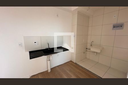 Sala/cozinha de kitnet/studio para alugar com 1 quarto, 34m² em Jardim São Luís, São Paulo
