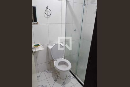 Banheiro de apartamento para alugar com 2 quartos, 43m² em Jardim das Margaridas, Salvador