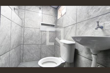 Banheiro de casa para alugar com 1 quarto, 35m² em Cambuci, São Paulo