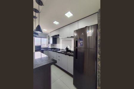 Cozinha de apartamento para alugar com 2 quartos, 62m² em Jardim Sabará, Porto Alegre