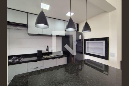Cozinha de apartamento para alugar com 2 quartos, 62m² em Jardim Sabará, Porto Alegre