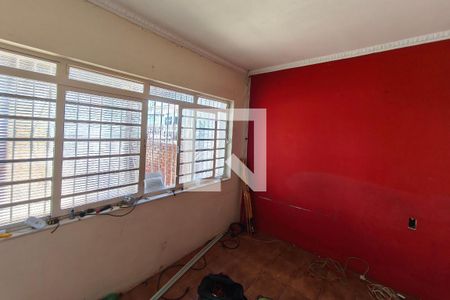 Sala de TV de casa à venda com 3 quartos, 600m² em São Bernardo, Campinas