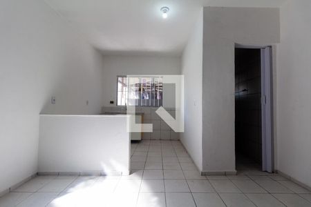 Sala e Cozinha de casa para alugar com 2 quartos, 60m² em Vila Dalila, São Paulo