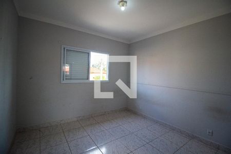 Quarto de casa de condomínio para alugar com 2 quartos, 70m² em Jardim Portal do Itavuvu, Sorocaba