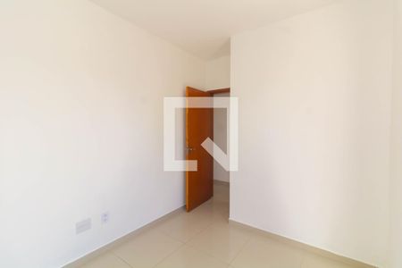 Quarto 2 de apartamento para alugar com 2 quartos, 38m² em Itaquera, São Paulo