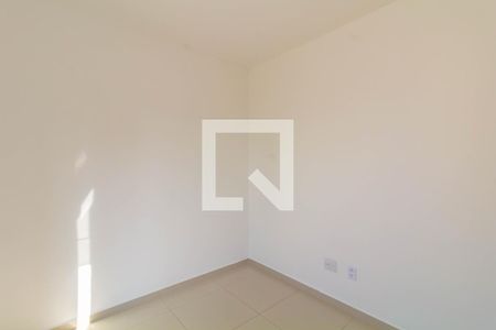 Quarto 2 de apartamento para alugar com 2 quartos, 38m² em Itaquera, São Paulo