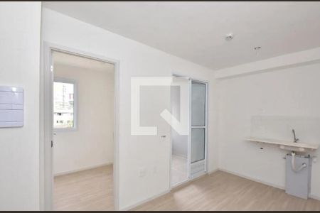 Sala/Cozinha de apartamento à venda com 2 quartos, 31m² em Vila Plana, São Paulo