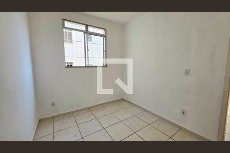 Quarto de apartamento para alugar com 2 quartos, 43m² em Bairro Gávea Ii, Vespasiano