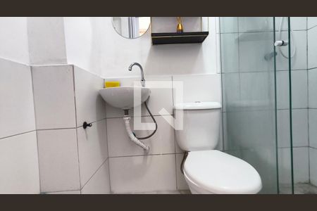 Banheiro de kitnet/studio para alugar com 1 quarto, 252m² em Cambuci, São Paulo