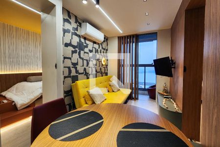 Sala  de apartamento à venda com 2 quartos, 38m² em Santo Cristo, Rio de Janeiro