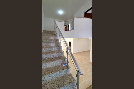 Sala de casa de condomínio para alugar com 3 quartos, 230m² em Parque Brasil 500, Paulínia