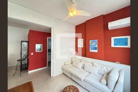 Sala de apartamento para alugar com 3 quartos, 95m² em Leme, Rio de Janeiro