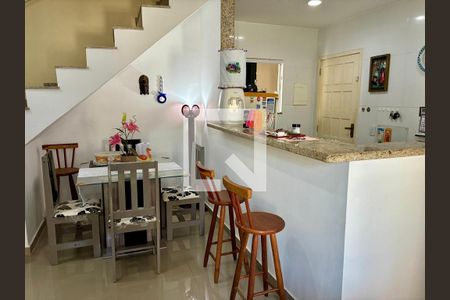 Sala de casa para alugar com 3 quartos, 110m² em Unamar, Cabo Frio